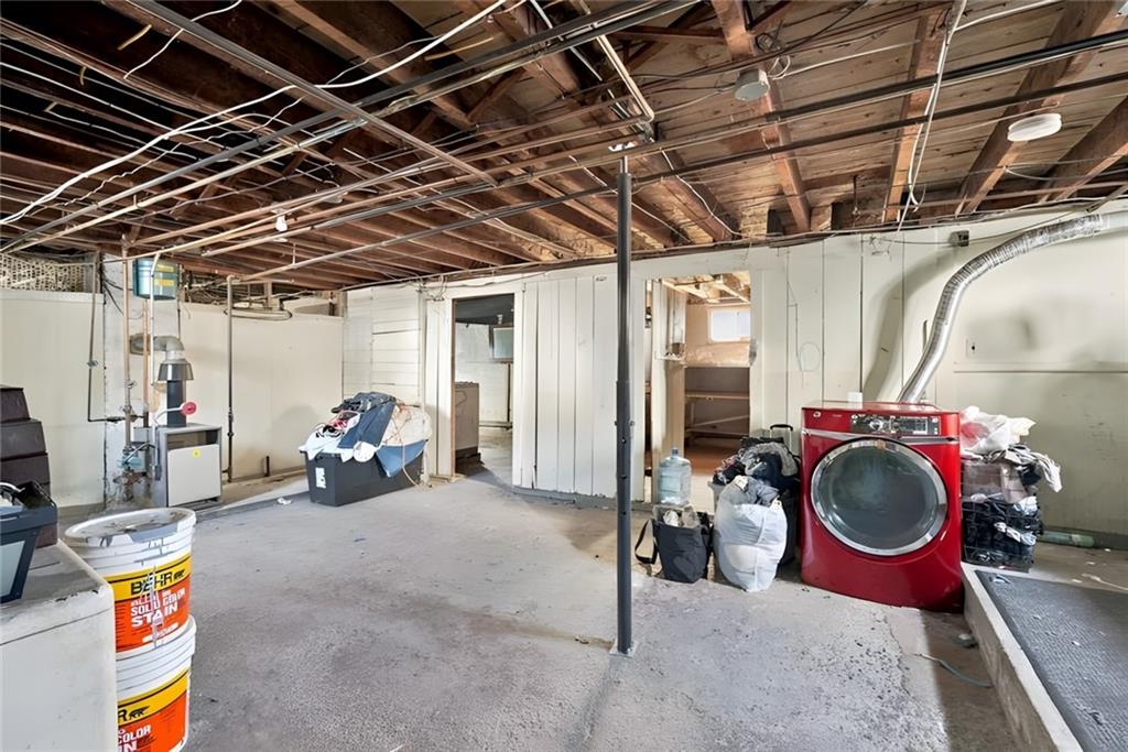 904 Newport Avenue Property Photo 39
