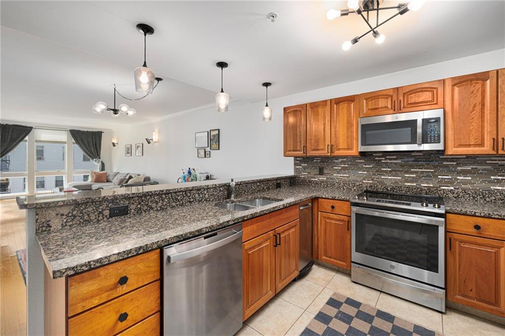333 Atwells Avenue Unit 202 Property Photo 4