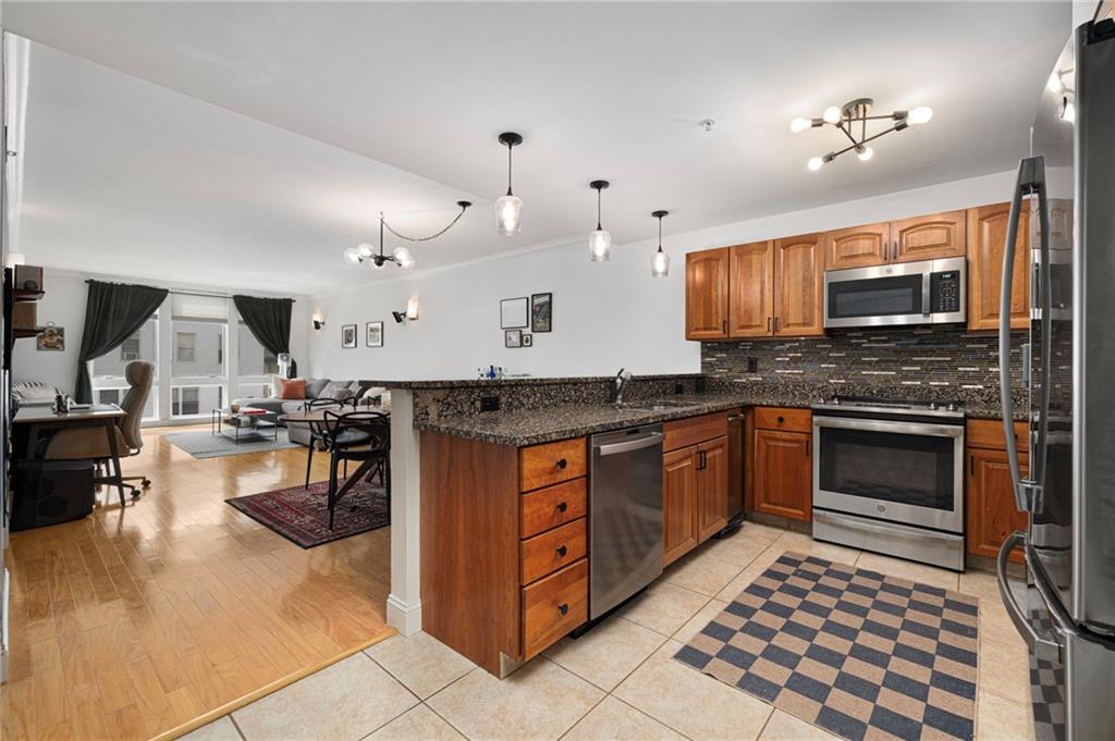 333 Atwells Avenue Unit 202 Property Photo 6