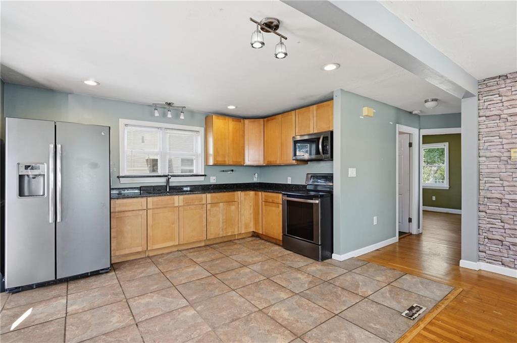 86 Paul Street Property Photo 7