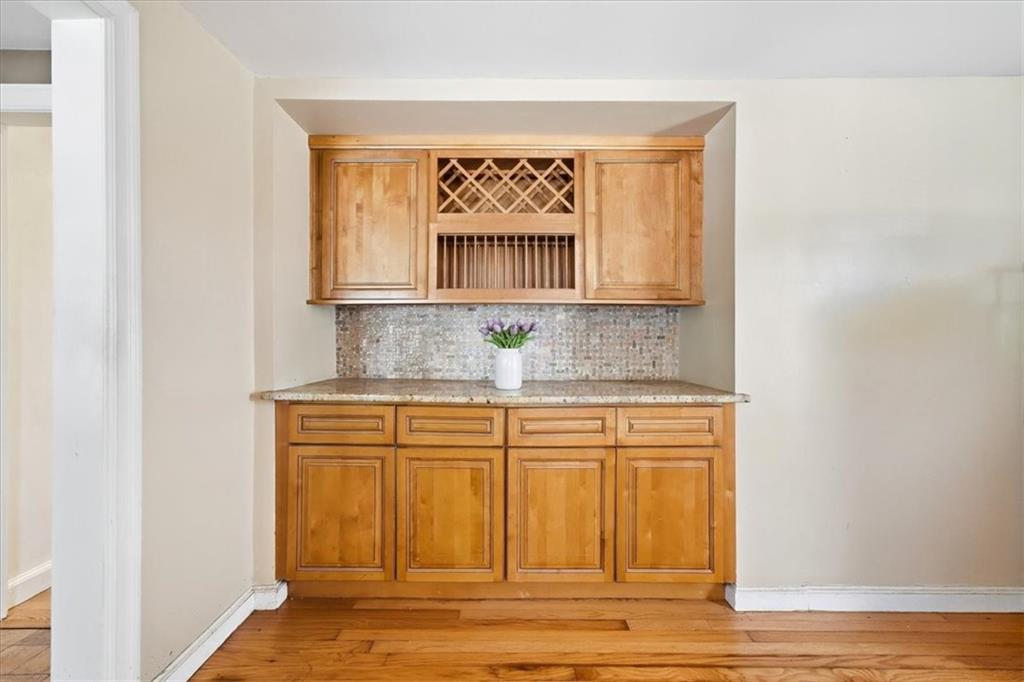 20 Horse Neck Road Property Photo 8