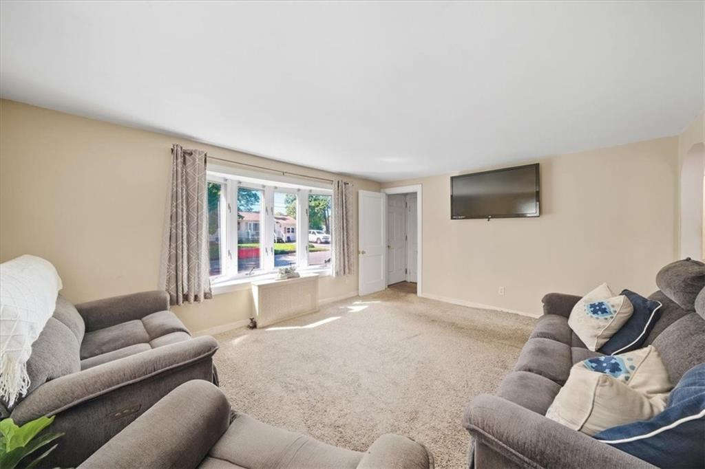 20 Horse Neck Road Property Photo 15
