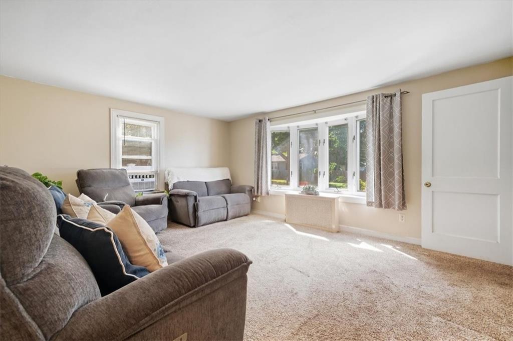 20 Horse Neck Road Property Photo 17