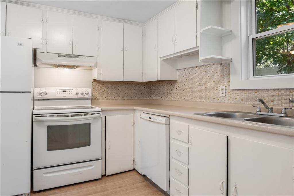 120 East Shore Drive Property Photo 18