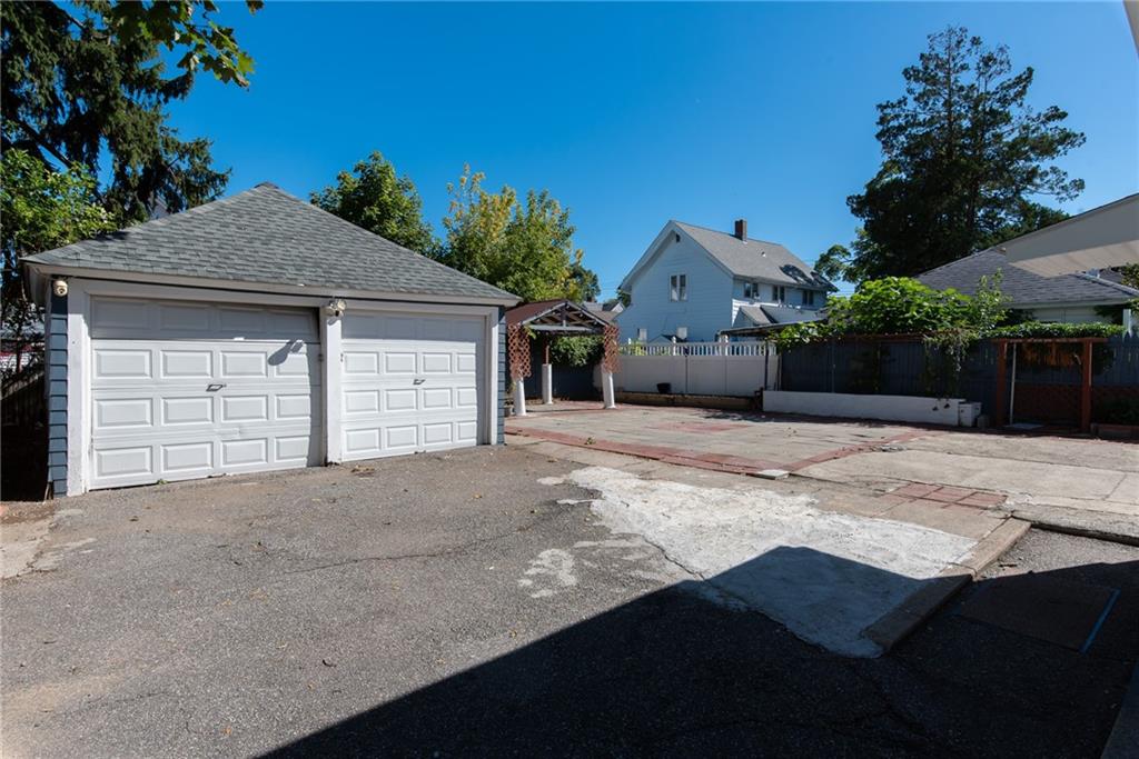146 Garden Street Property Photo 32