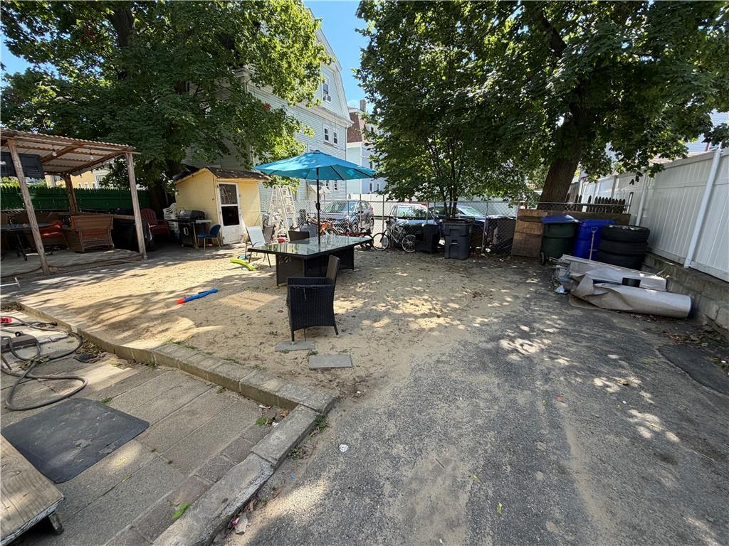 98 Mission Place Property Photo 5