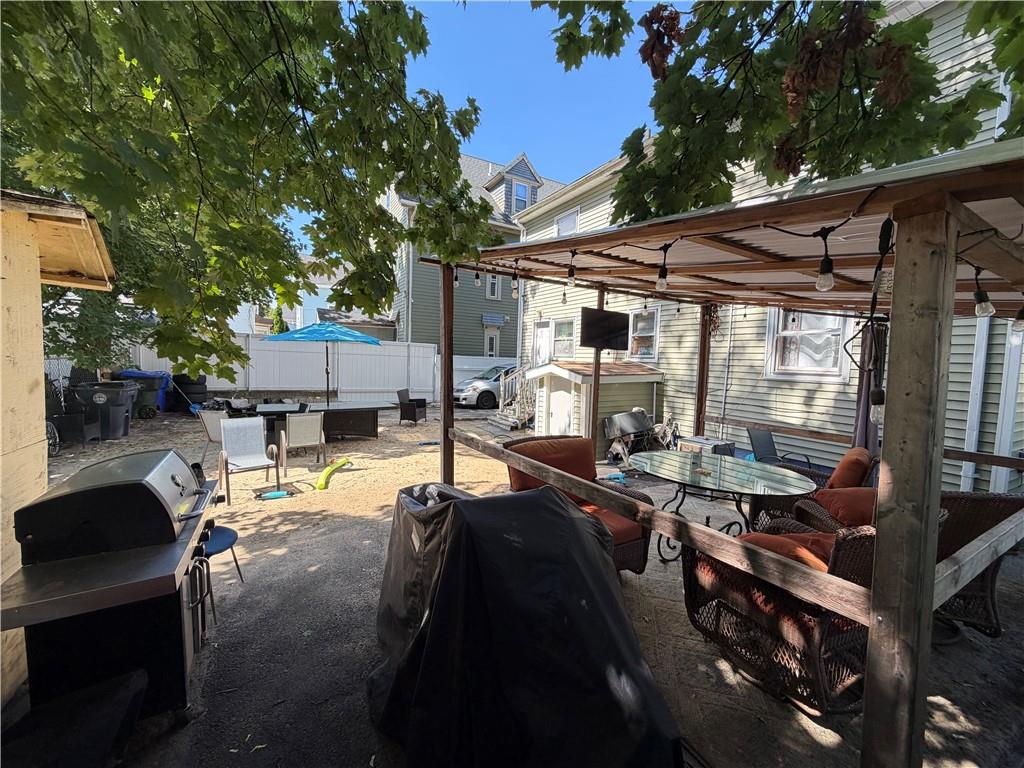 98 Mission Place Property Photo 6