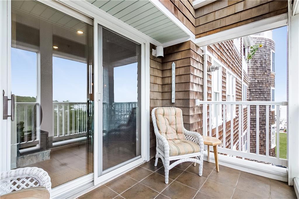 53 Conanicus Avenue Unit 4e Property Photo 4