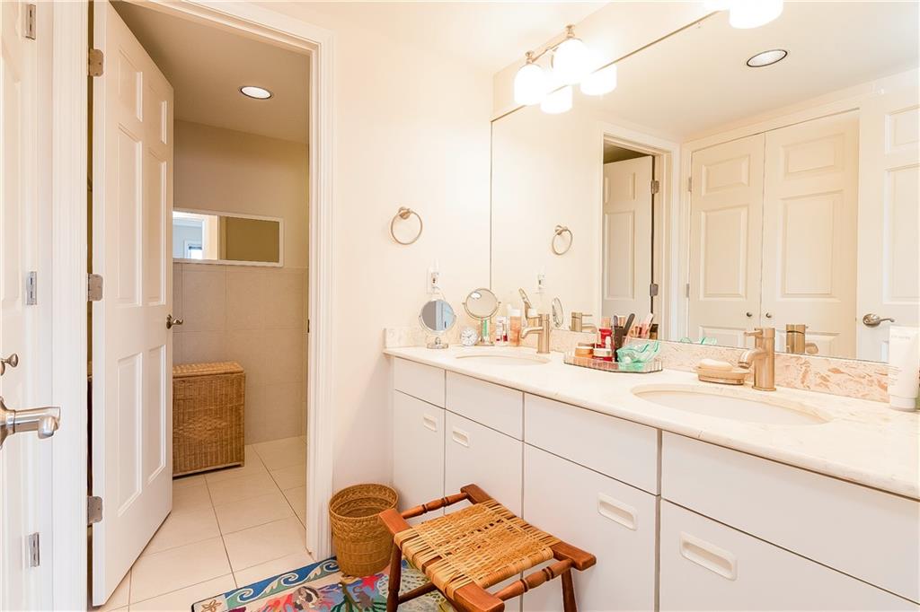 53 Conanicus Avenue Unit 4e Property Photo 9