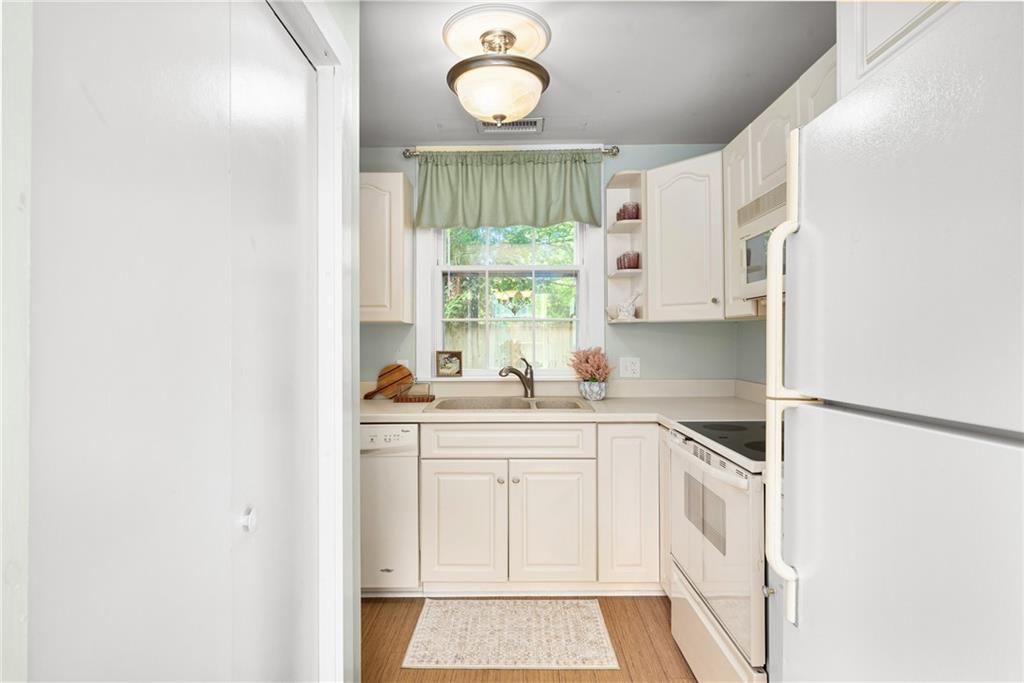 364 Bellevue Avenue Unit D103e Property Photo 6