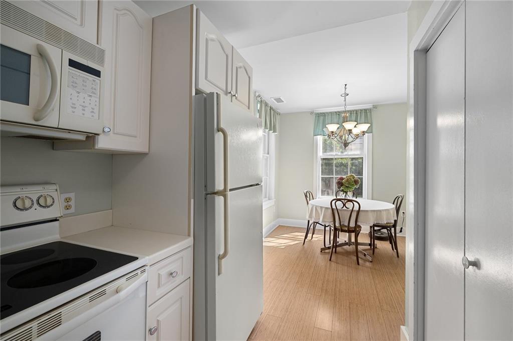 364 Bellevue Avenue Unit D103e Property Photo 8
