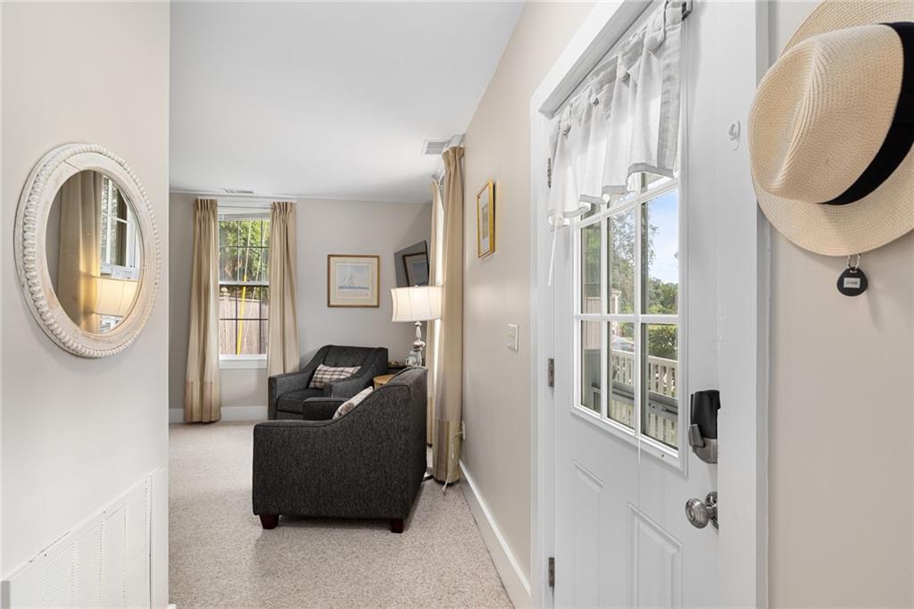364 Bellevue Avenue Unit D103e Property Photo 9