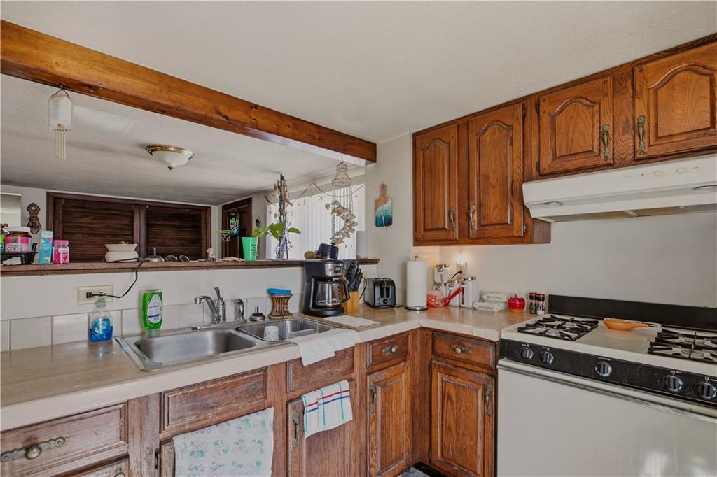 2801 2803 East Main Road Property Photo 10