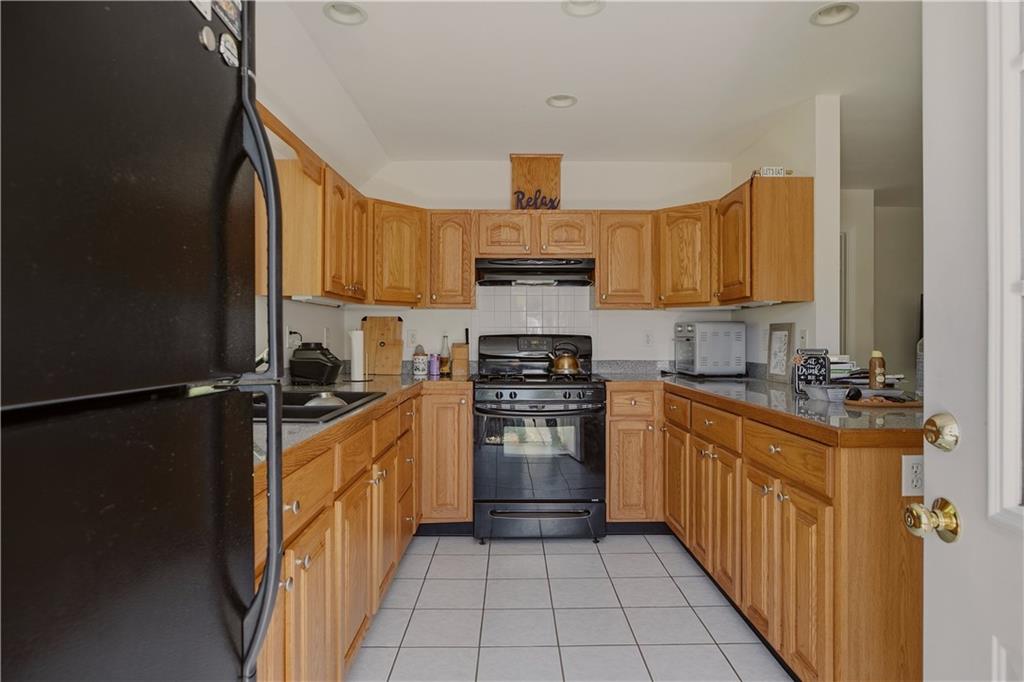 2801 2803 East Main Road Property Photo 16