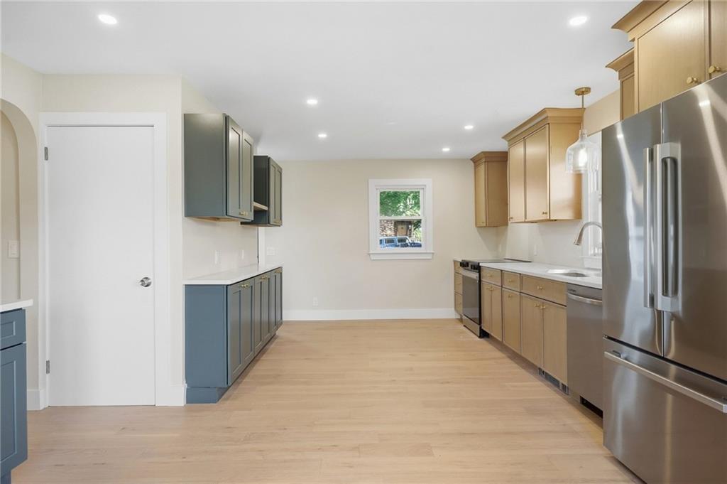 250 East View Avenue Property Photo 5