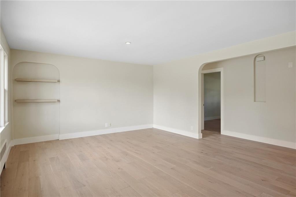 250 East View Avenue Property Photo 18