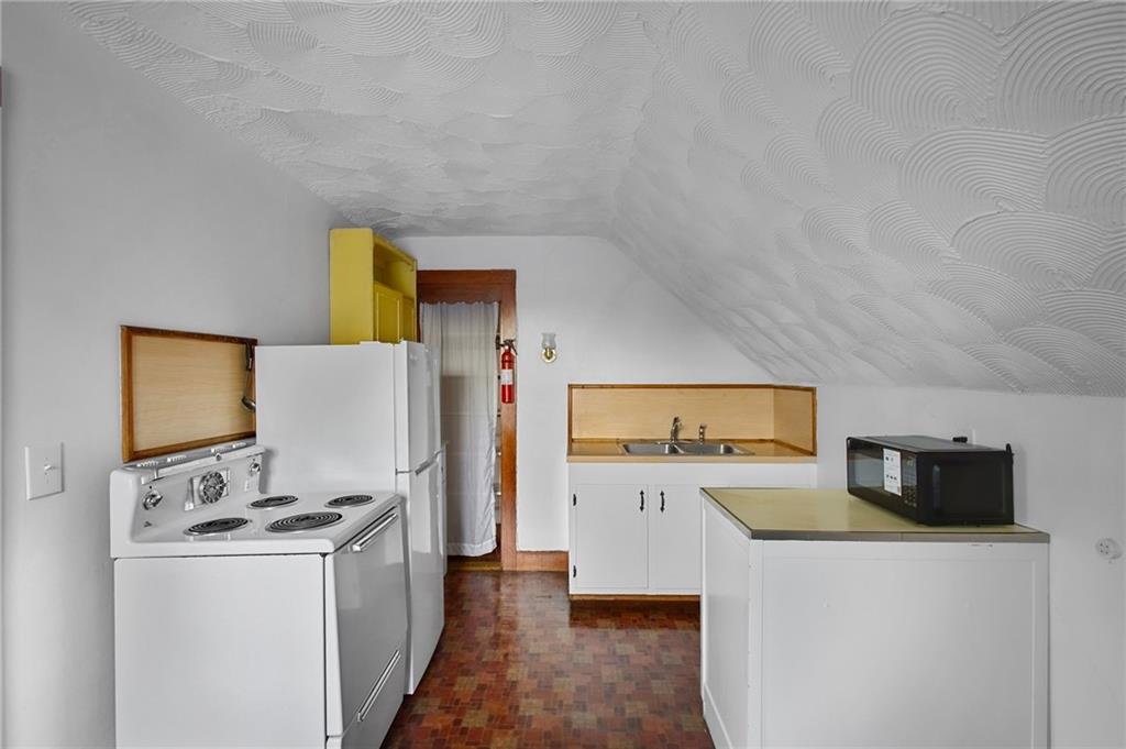 350 Broadway Property Photo 41