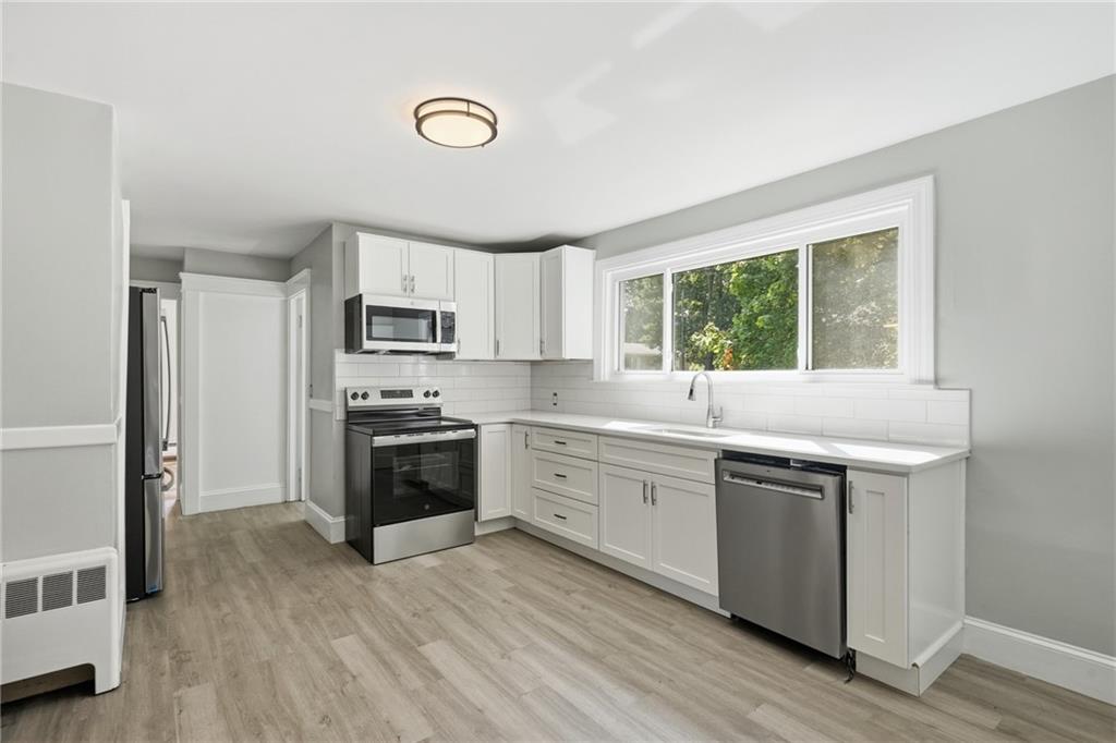 41 Custer Street Property Photo 6