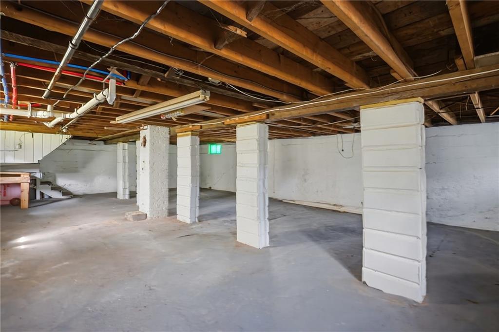 41 Custer Street Property Photo 18
