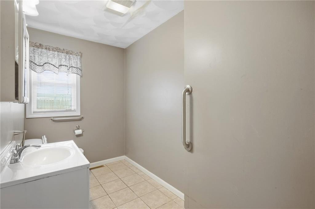 87 North Bend Street Unit 3 Property Photo 3