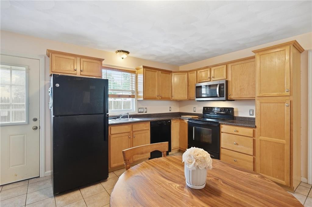 87 North Bend Street Unit 3 Property Photo 6