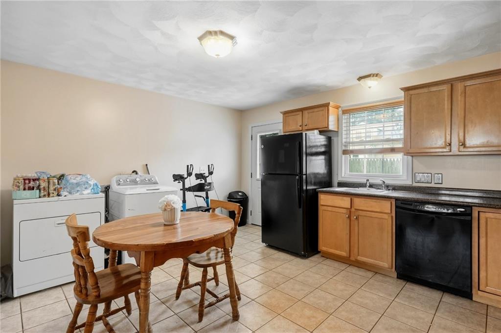 87 North Bend Street Unit 3 Property Photo 9