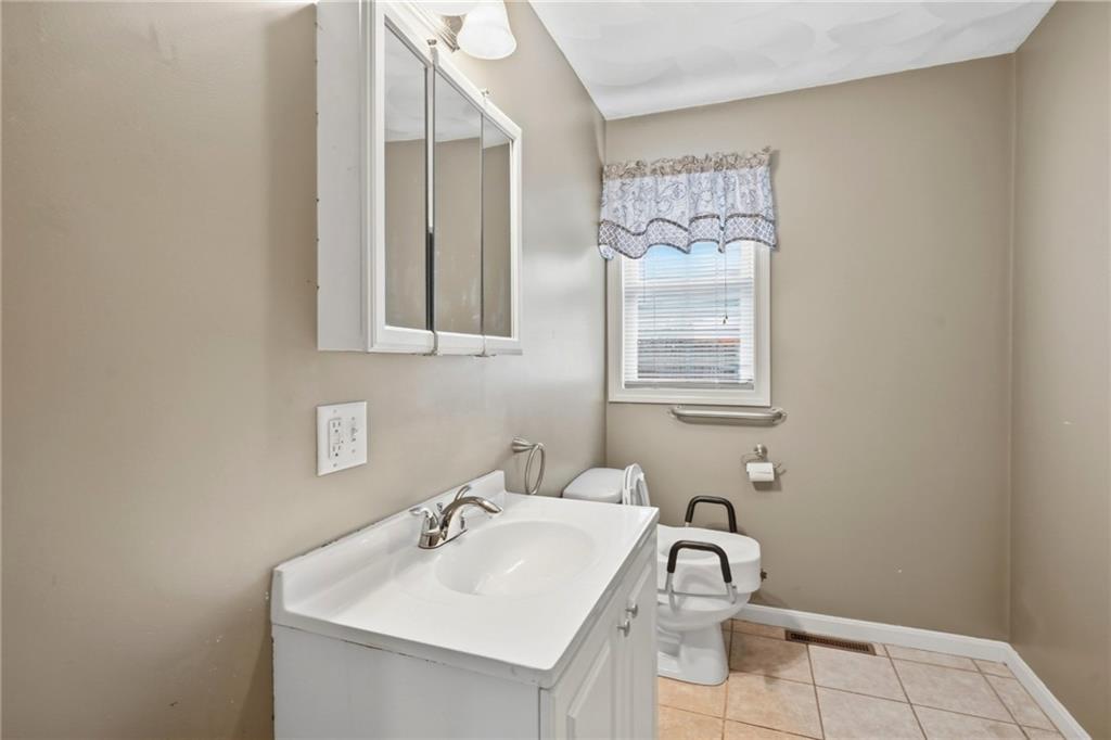 87 North Bend Street Unit 3 Property Photo 15