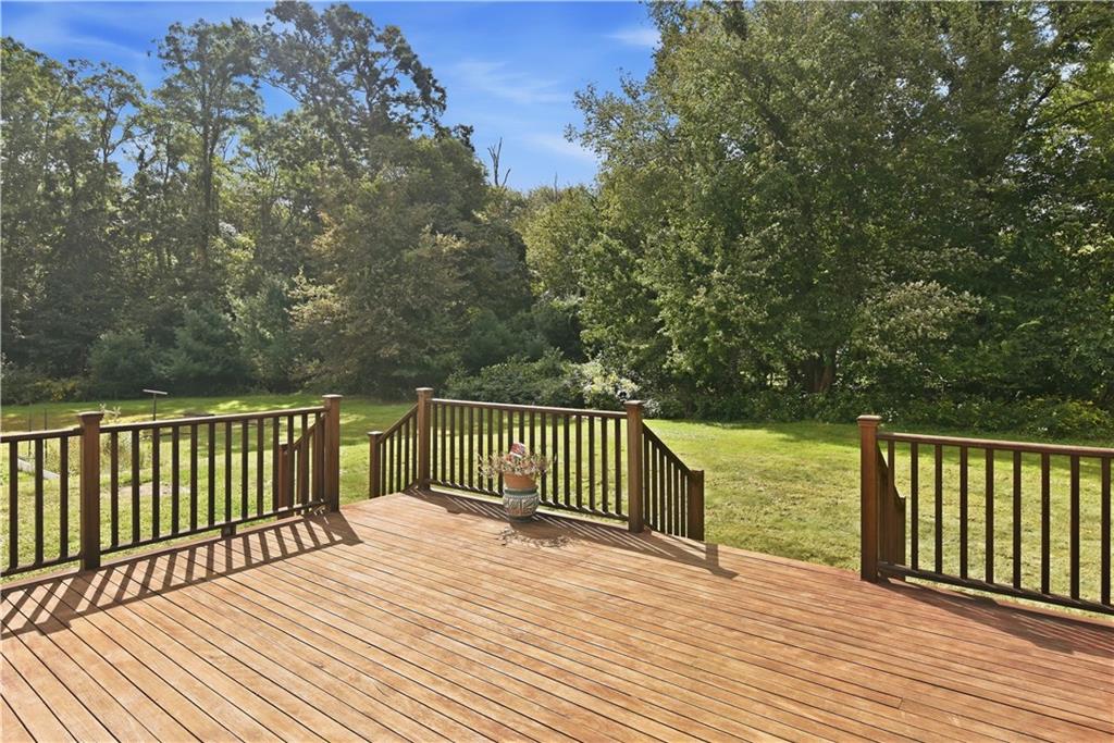 2037 Crandall Road Property Photo 6