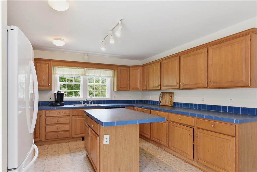 2037 Crandall Road Property Photo 9