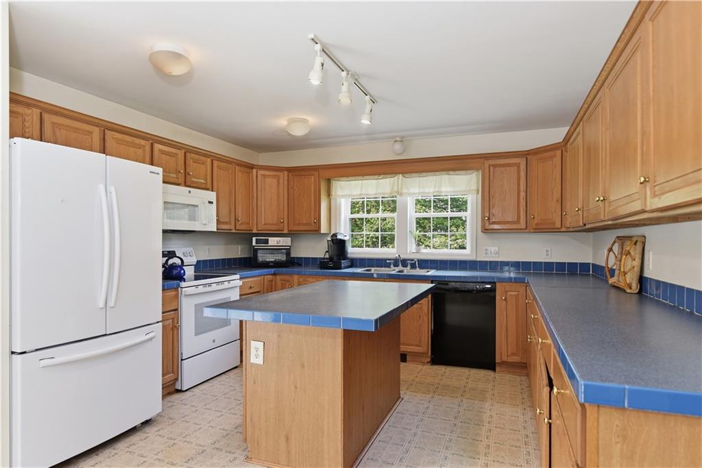 2037 Crandall Road Property Photo 10