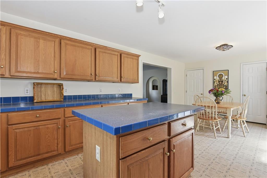 2037 Crandall Road Property Photo 11