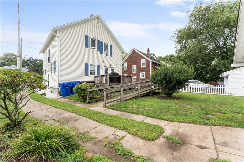 34 Kent Avenue Property Photo 3
