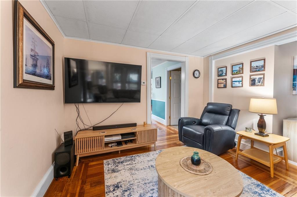 34 Kent Avenue Property Photo 9