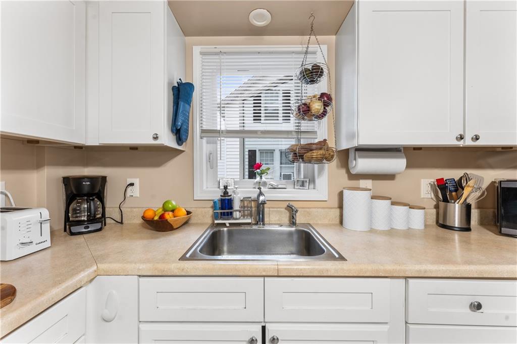 34 Kent Avenue Property Photo 19