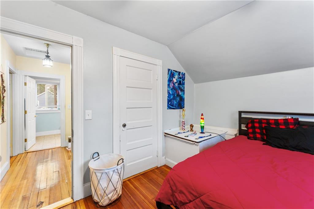 34 Kent Avenue Property Photo 25