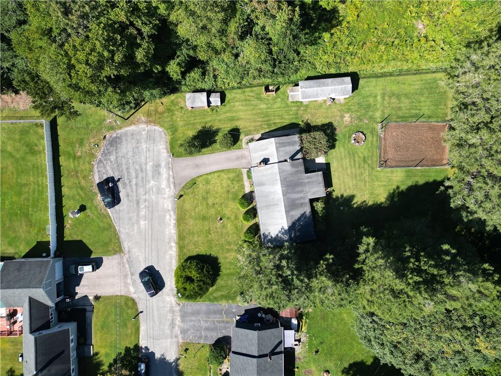 10 Brookdale Drive Property Photo 4