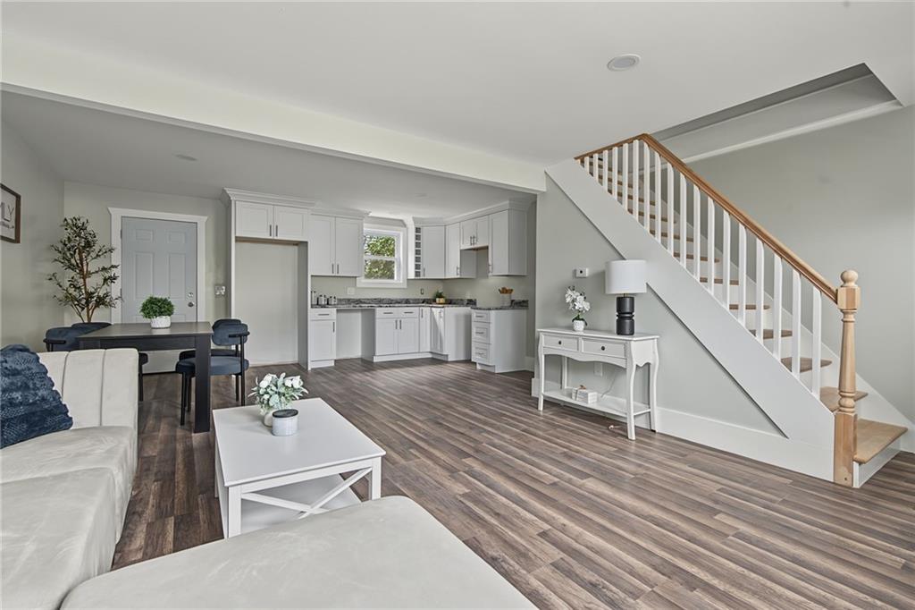 42 Sisson Street Property Photo 2