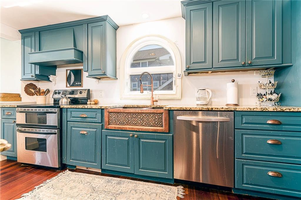 61 Esmond Avenue Property Photo 18
