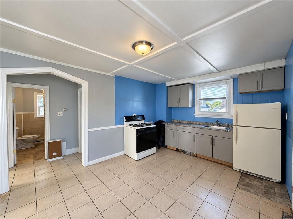 84 Seamans Street Property Photo 3