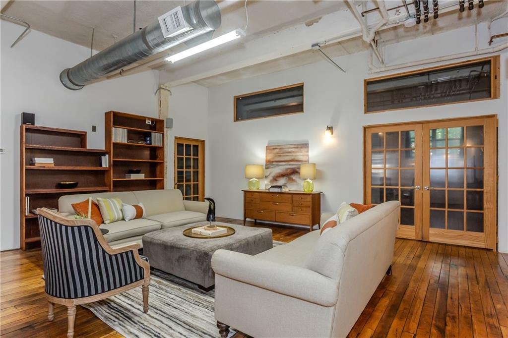 404 Roosevelt Avenue Unit 204g Property Photo 2