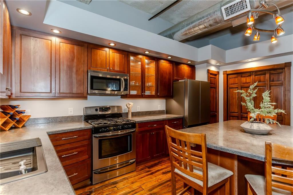 404 Roosevelt Avenue Unit 204g Property Photo 12