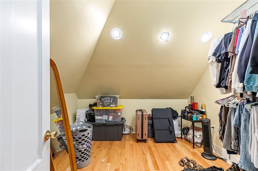 229 Morris Avenue Property Photo 38