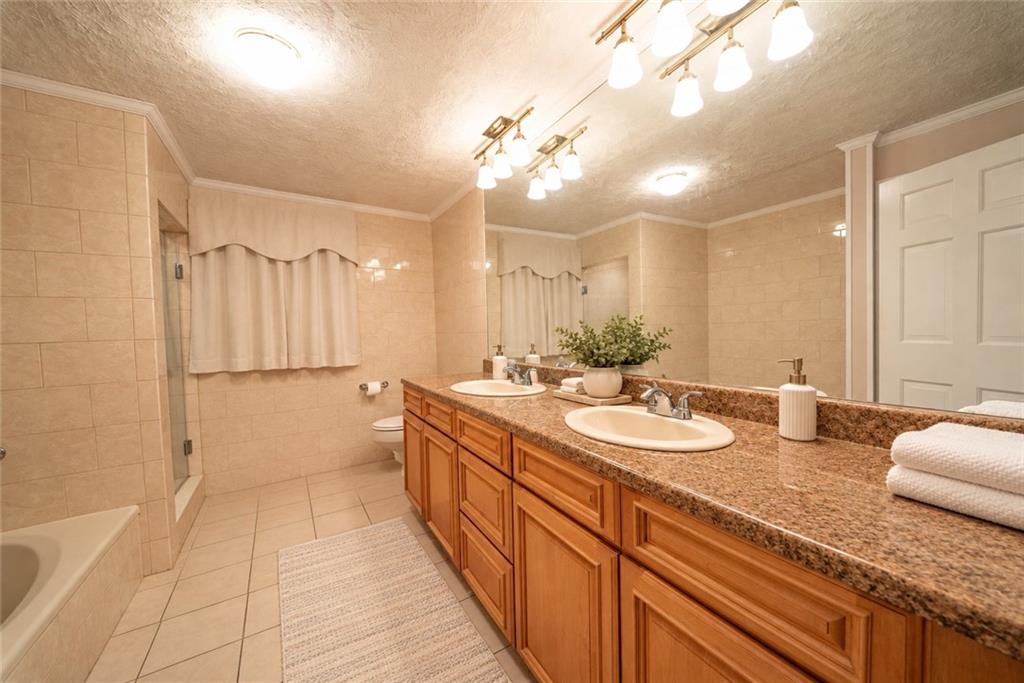 230 Oaklawn Avenue Property Photo 12