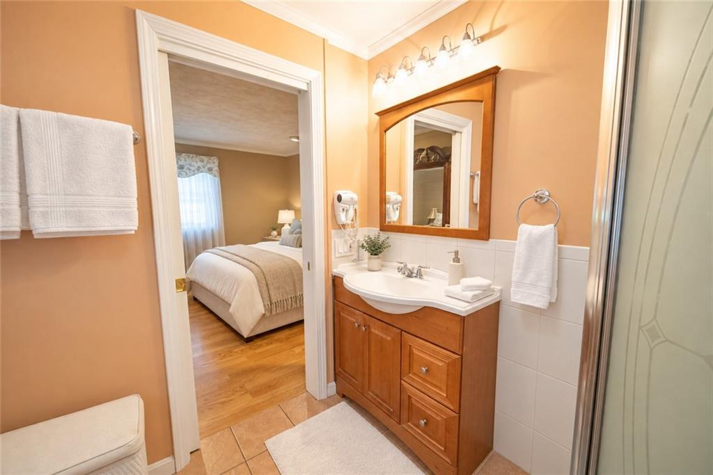 230 Oaklawn Avenue Property Photo 13