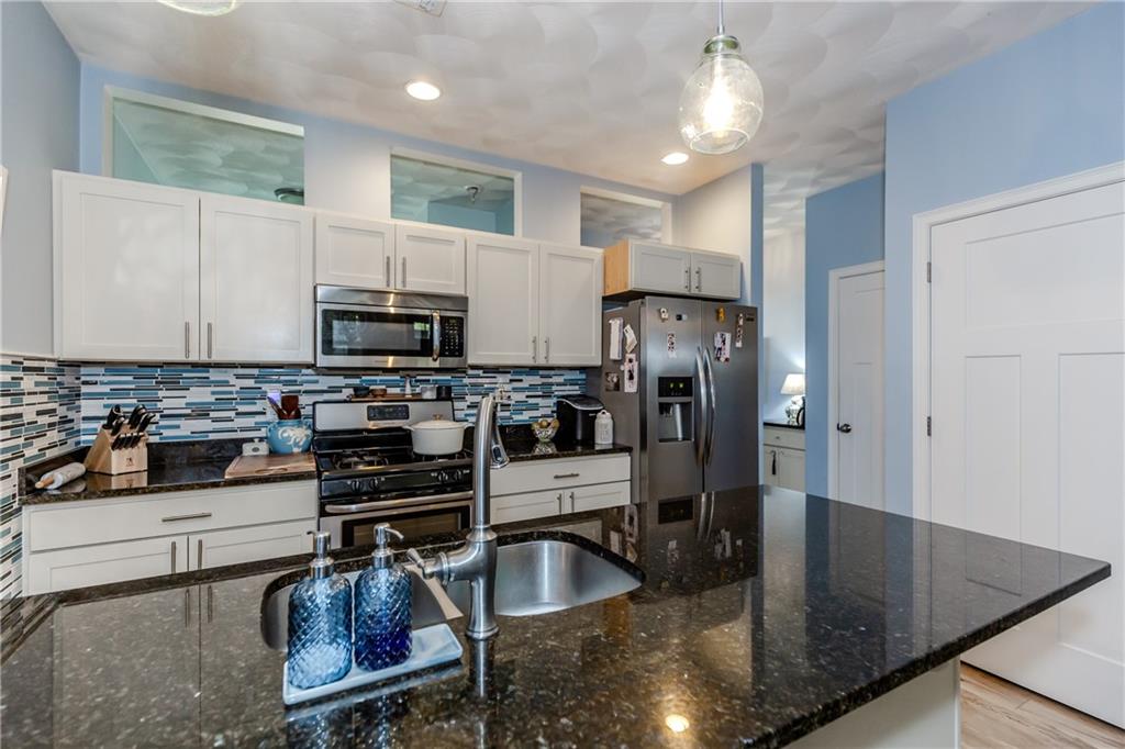 301 West Shore Road Unit 10 Property Photo 11