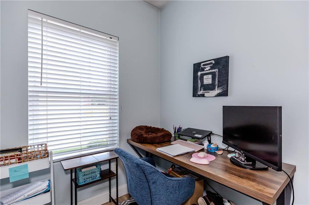 301 West Shore Road Unit 10 Property Photo 13