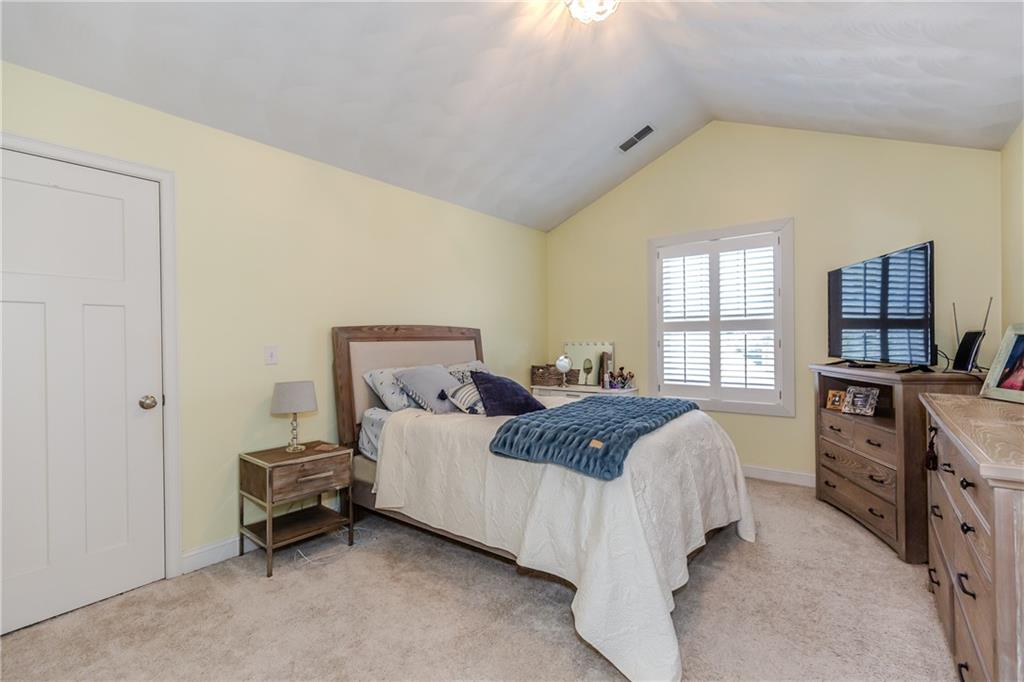 301 West Shore Road Unit 10 Property Photo 16
