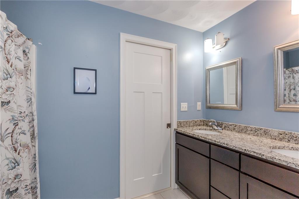 301 West Shore Road Unit 10 Property Photo 20