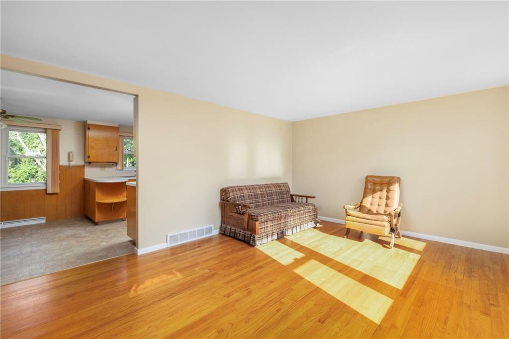 103 Amanda Street Property Photo 6