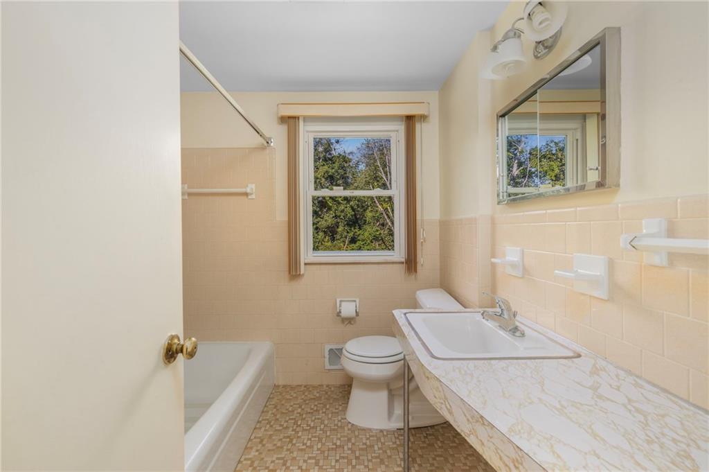 103 Amanda Street Property Photo 20